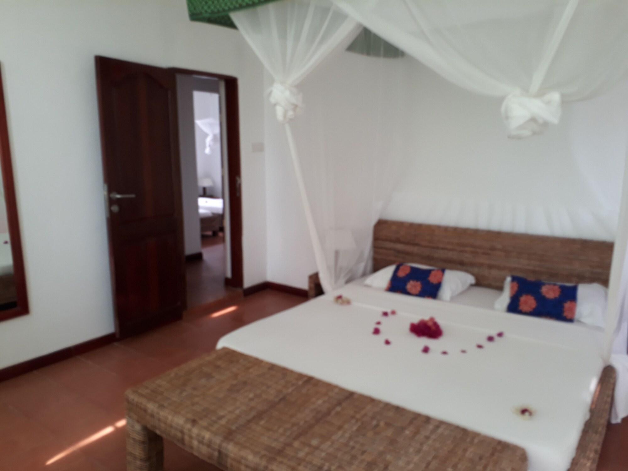 Albatross Ocean View Hotel Dongwe Exterior photo