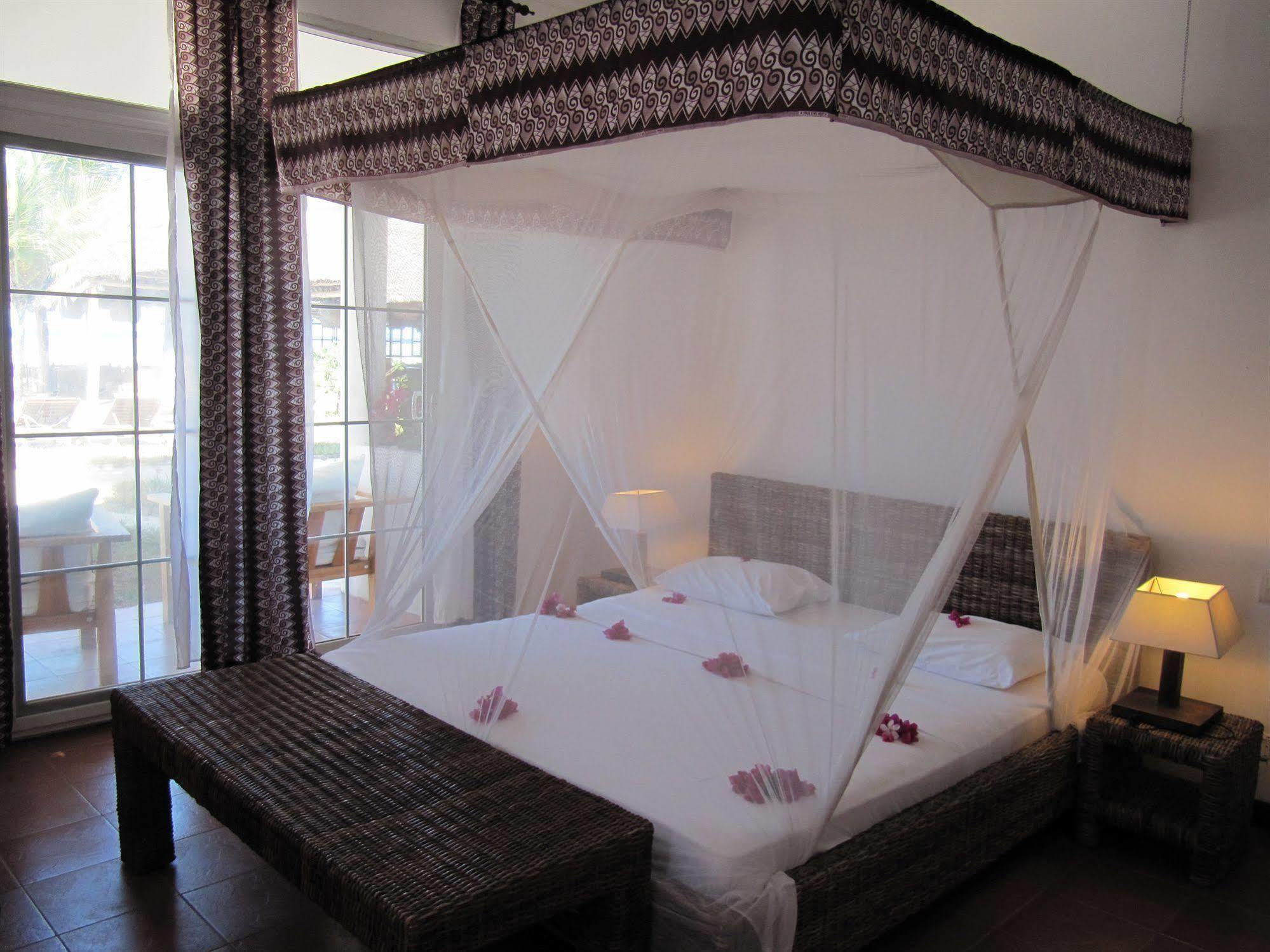 Albatross Ocean View Hotel Dongwe Exterior photo