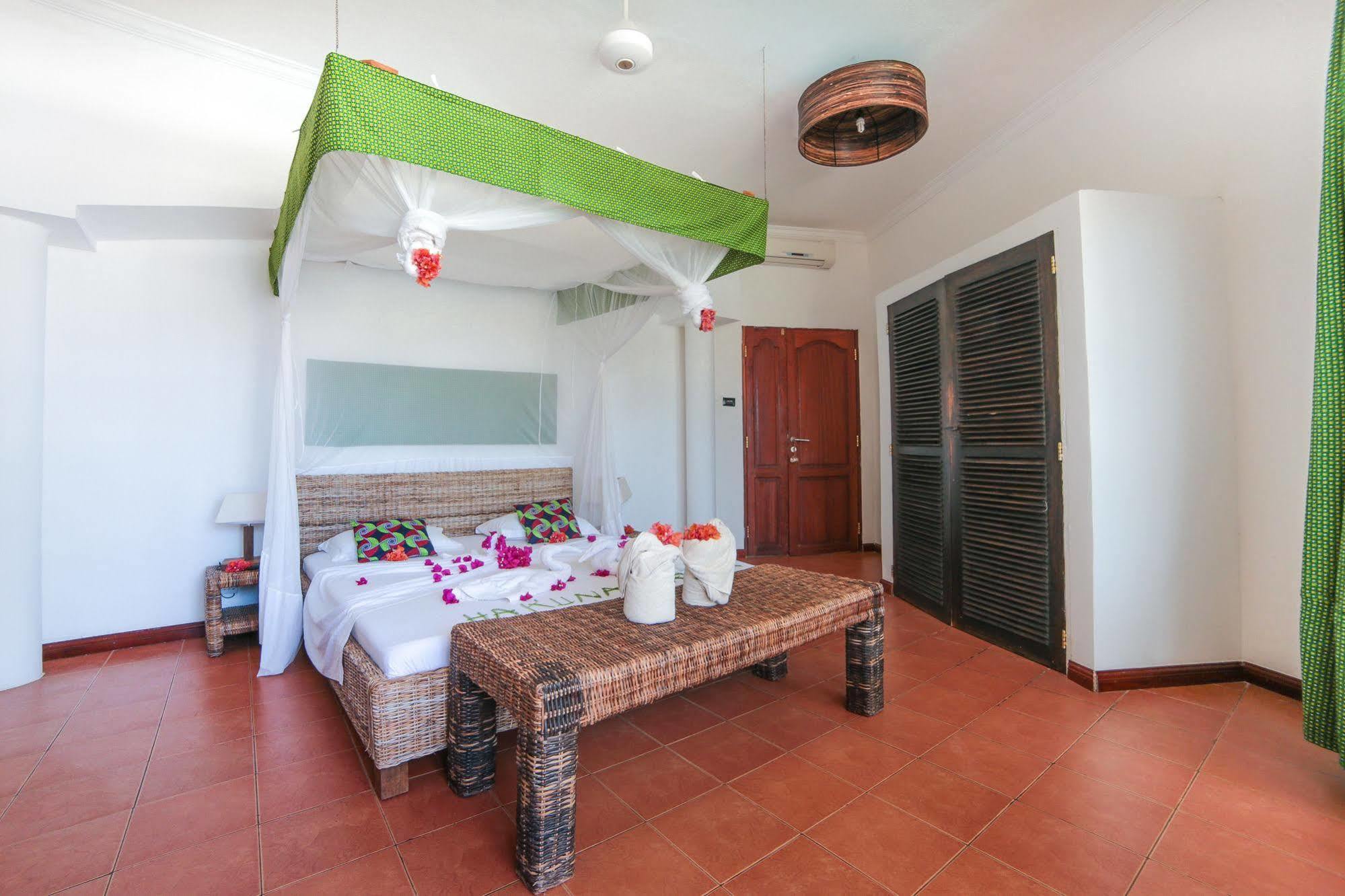 Albatross Ocean View Hotel Dongwe Exterior photo